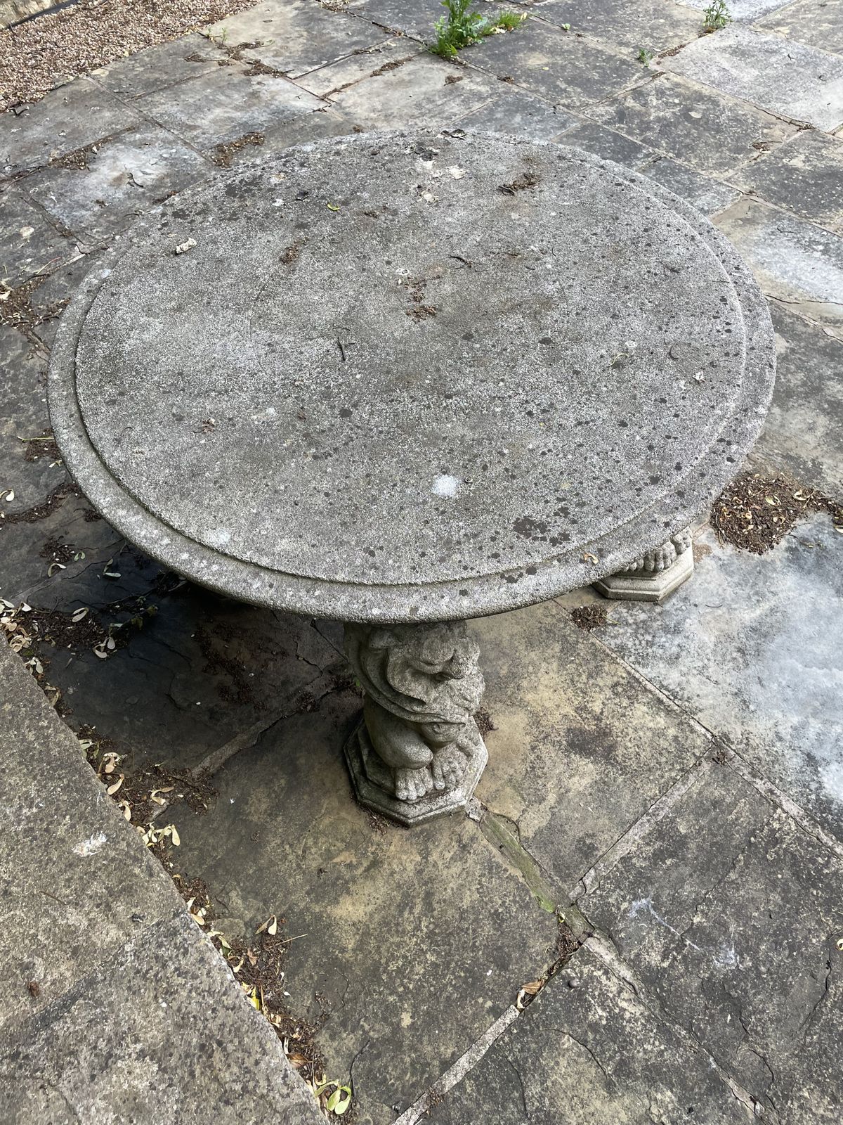 Stone Outdoor Circular Table With Lion Supports Rrp £1459 photo Garden Furniture