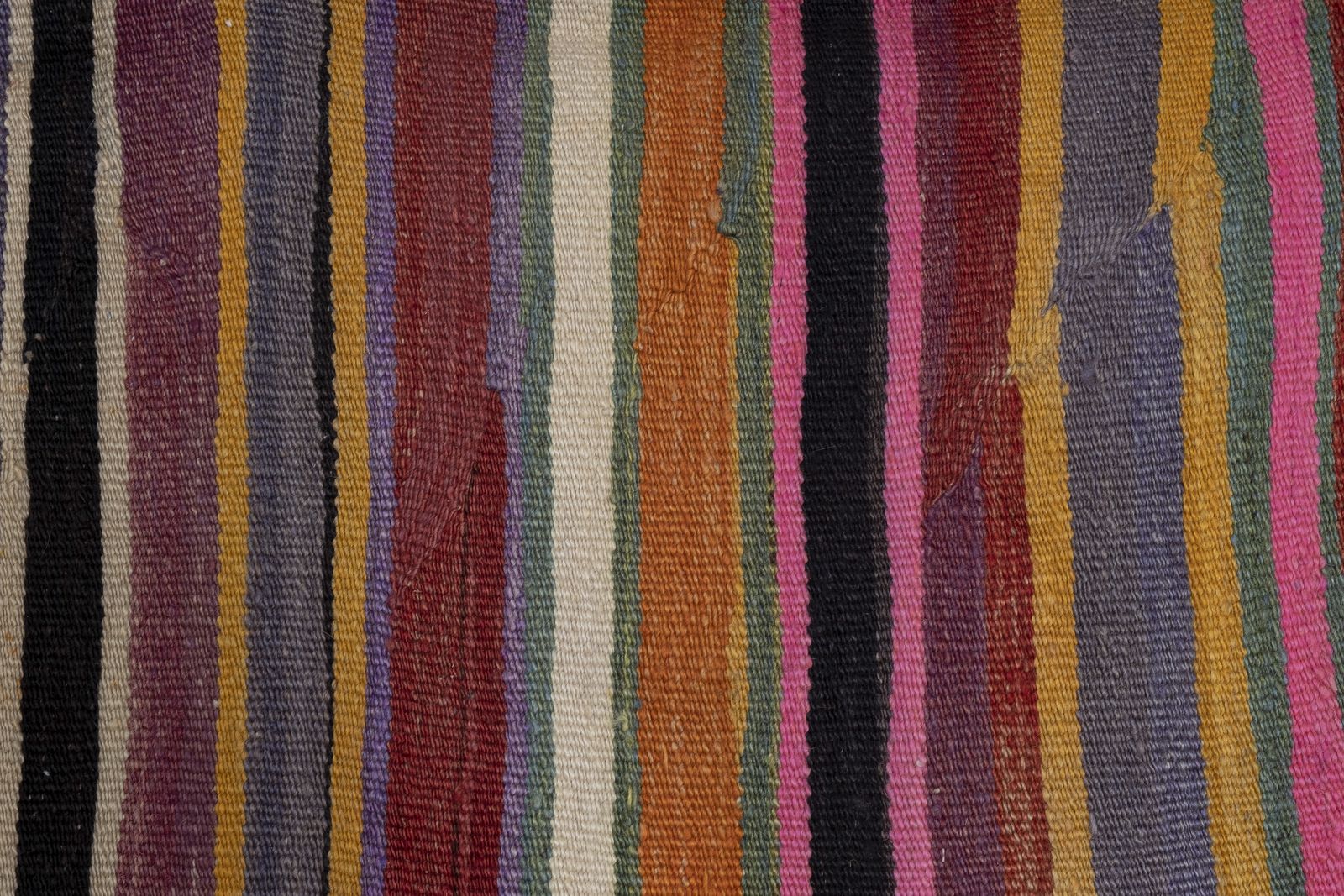 photo furniture 1970s Vıntage Turkish Oushak Handmade Wool Kilim Rug