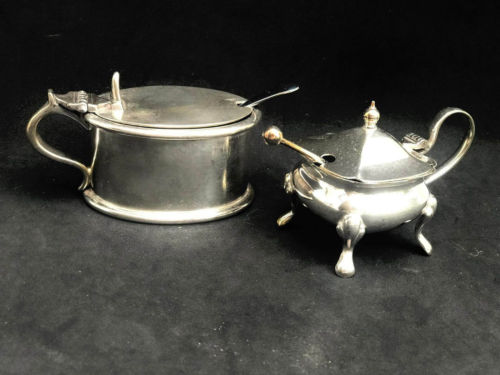 Victorian Salt And Pepper Cellars With Lid And Glass Insert Condiment Set Gift For Couple Wedding Antique Gift English Silver Plated photo furniture