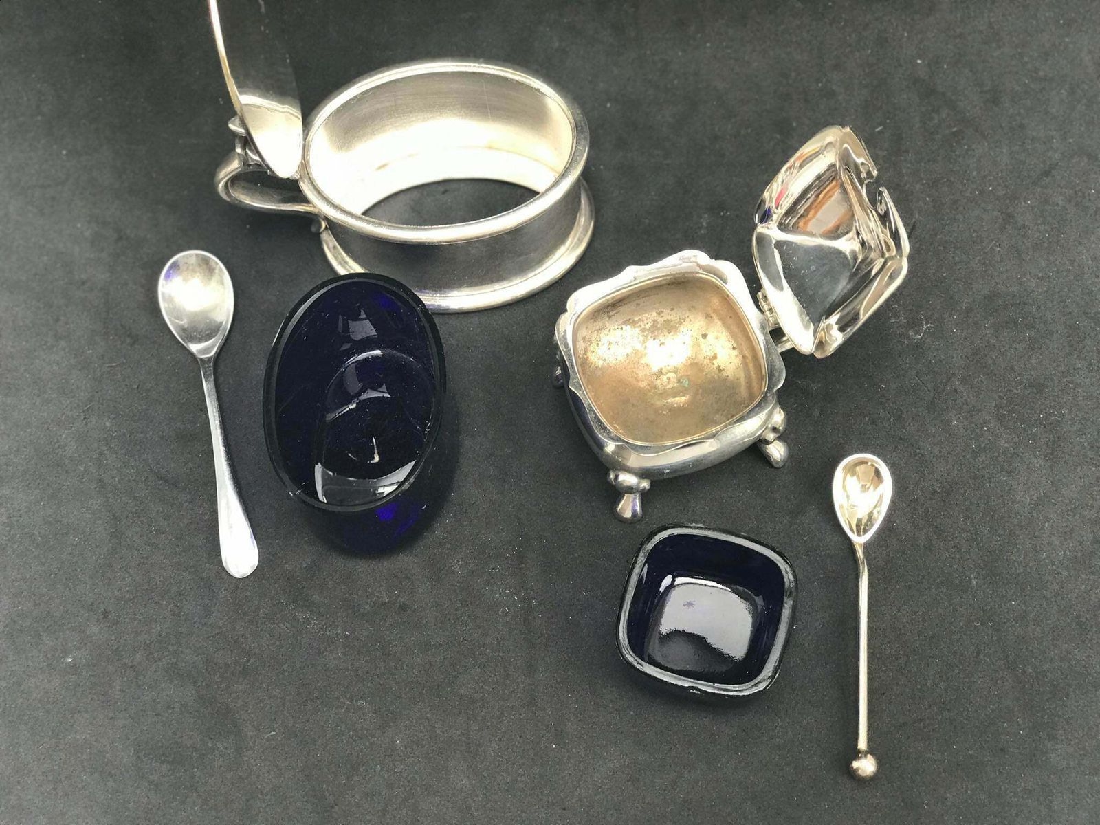 Victorian Salt And Pepper Cellars With Lid And Glass Insert Condiment Set Gift For Couple Wedding Antique Gift English Silver Plated photo Home Decor