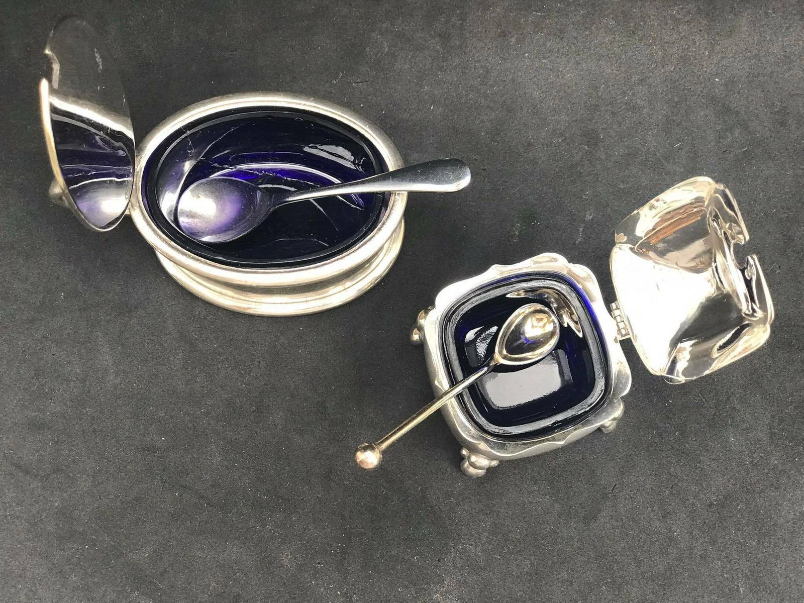 Victorian Salt And Pepper Cellars With Lid And Glass Insert Condiment Set Gift For Couple Wedding Antique Gift English Silver Plated photo vintage