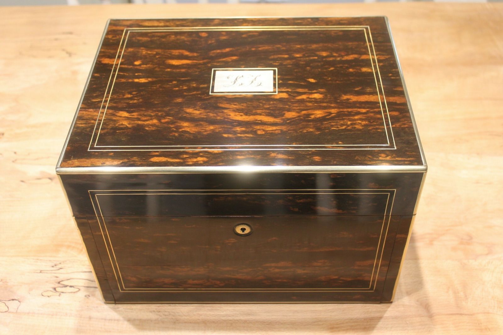 A Ladies Victorian Coromandel Travelling Dressing And Jewellery Box With A Fitted Interior.