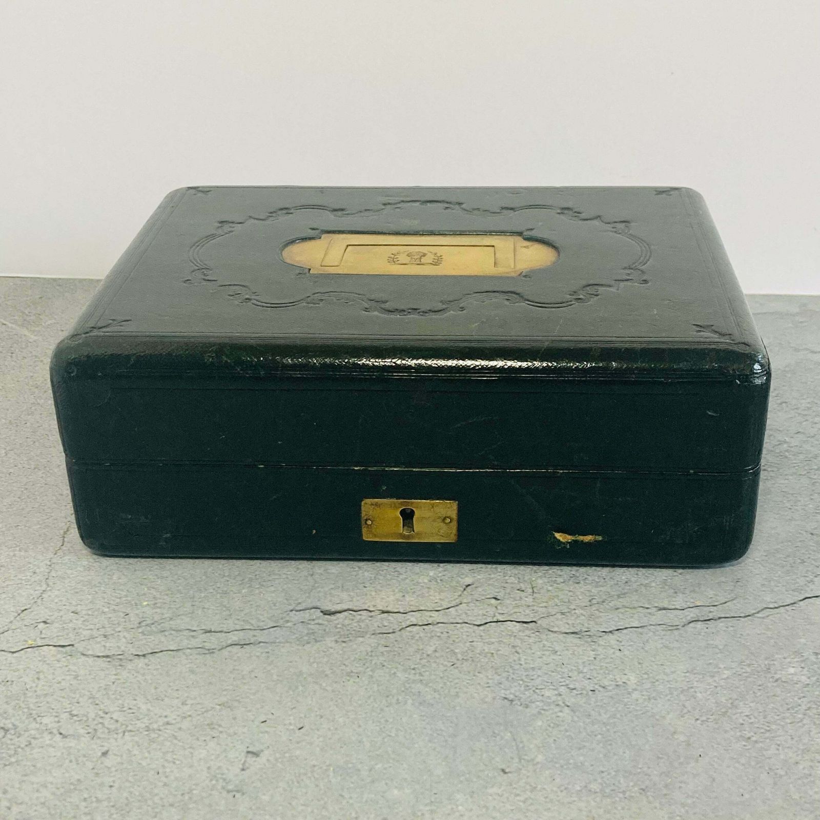 Antique Leather Jewellery / Vanity Box photo furniture