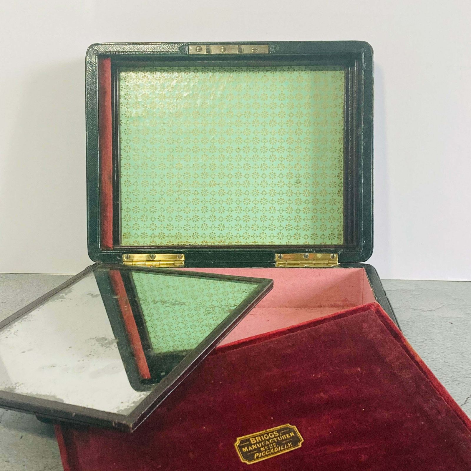 photo furniture Antique Leather Jewellery / Vanity Box