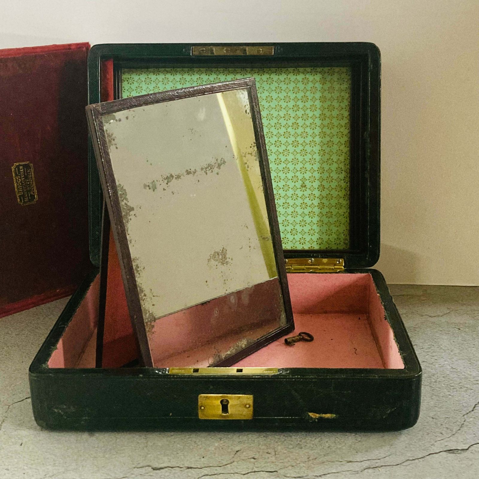 Antique Leather Jewellery / Vanity Box