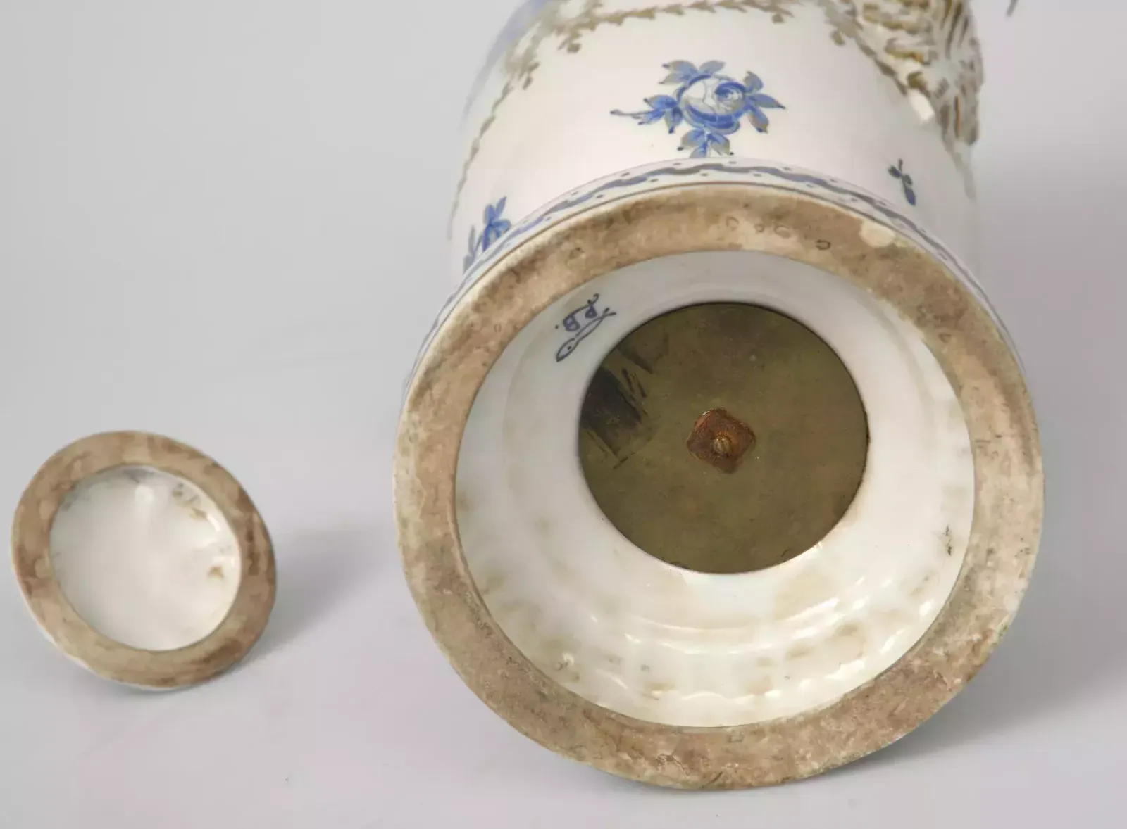 Porcelain Vaseurn With Lid, 1800s photo furniture