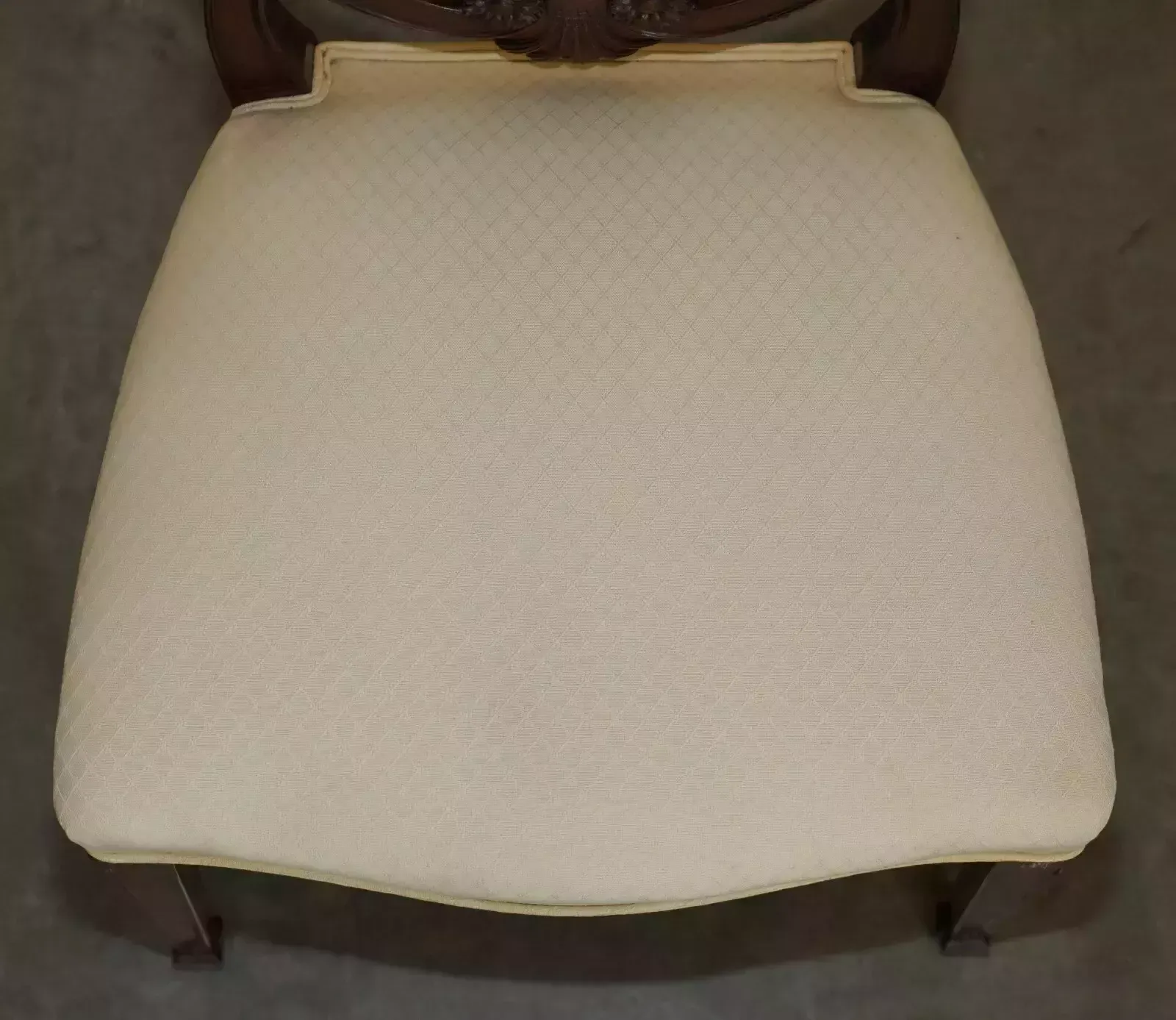 photo furniture Fine Pair Of Antique Victorian George Hepplewhite Prince Of Wales Side Chairs