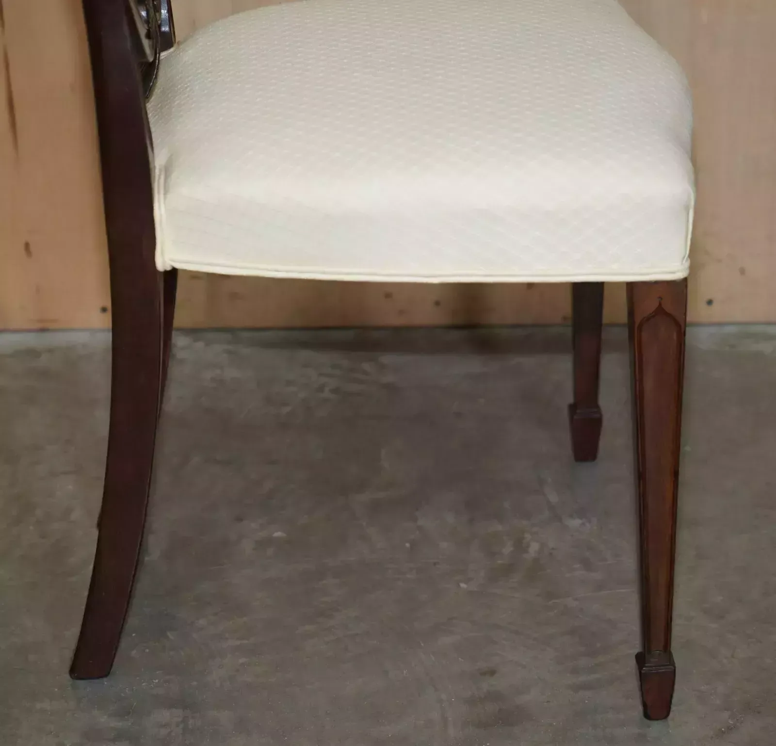photo vintage Fine Pair Of Antique Victorian George Hepplewhite Prince Of Wales Side Chairs