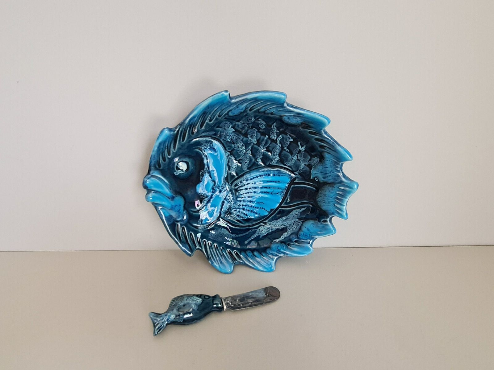 photo furniture Ceramic Butter Dish Signed Vallauris Fish Decor And Its Knife / Fish / Ceramic / 1960 / French Riviera / Mid Century / 20th