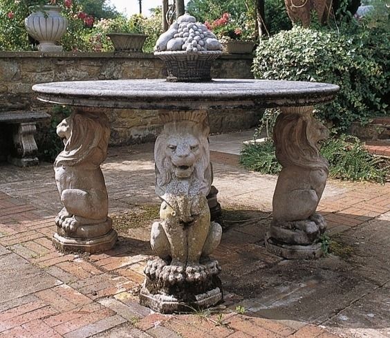 Stone Outdoor Circular Table With Lion Supports Rrp £1459 photo 600.0