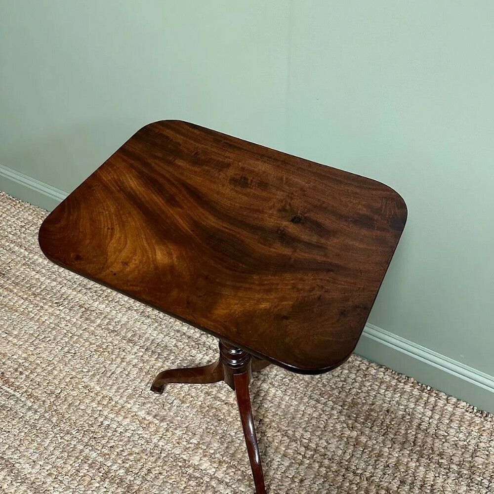 Elegant 19th Century Antique Mahogany Occasional Table photo vinterior