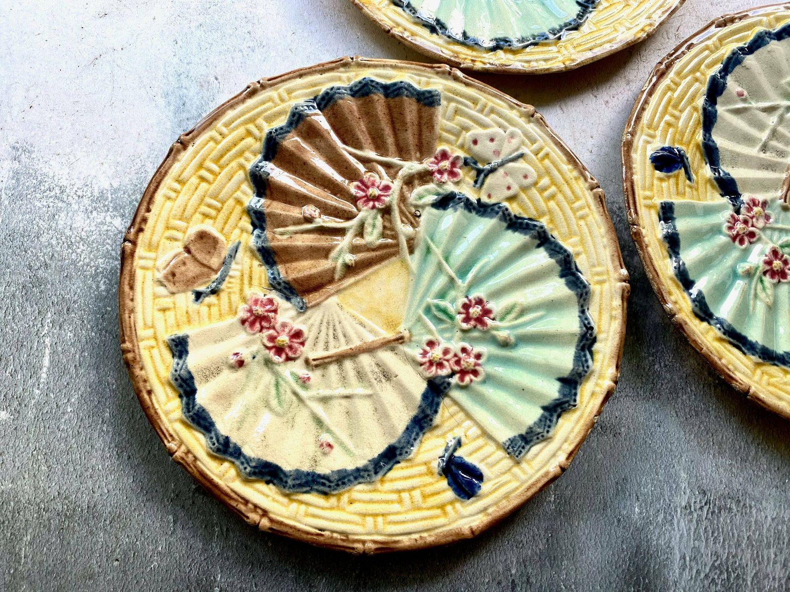 Trio Of Majolica Fans Butterflies Aesthetic Movement Plates Wedgwood photo vinterior