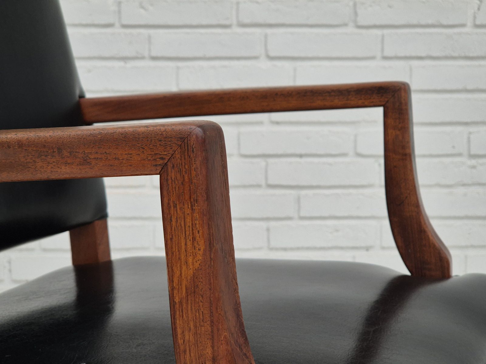 1960s, Danish Armchair, Original Very Good Condition, Teak Wood, Artificial Leather. photo vinterior