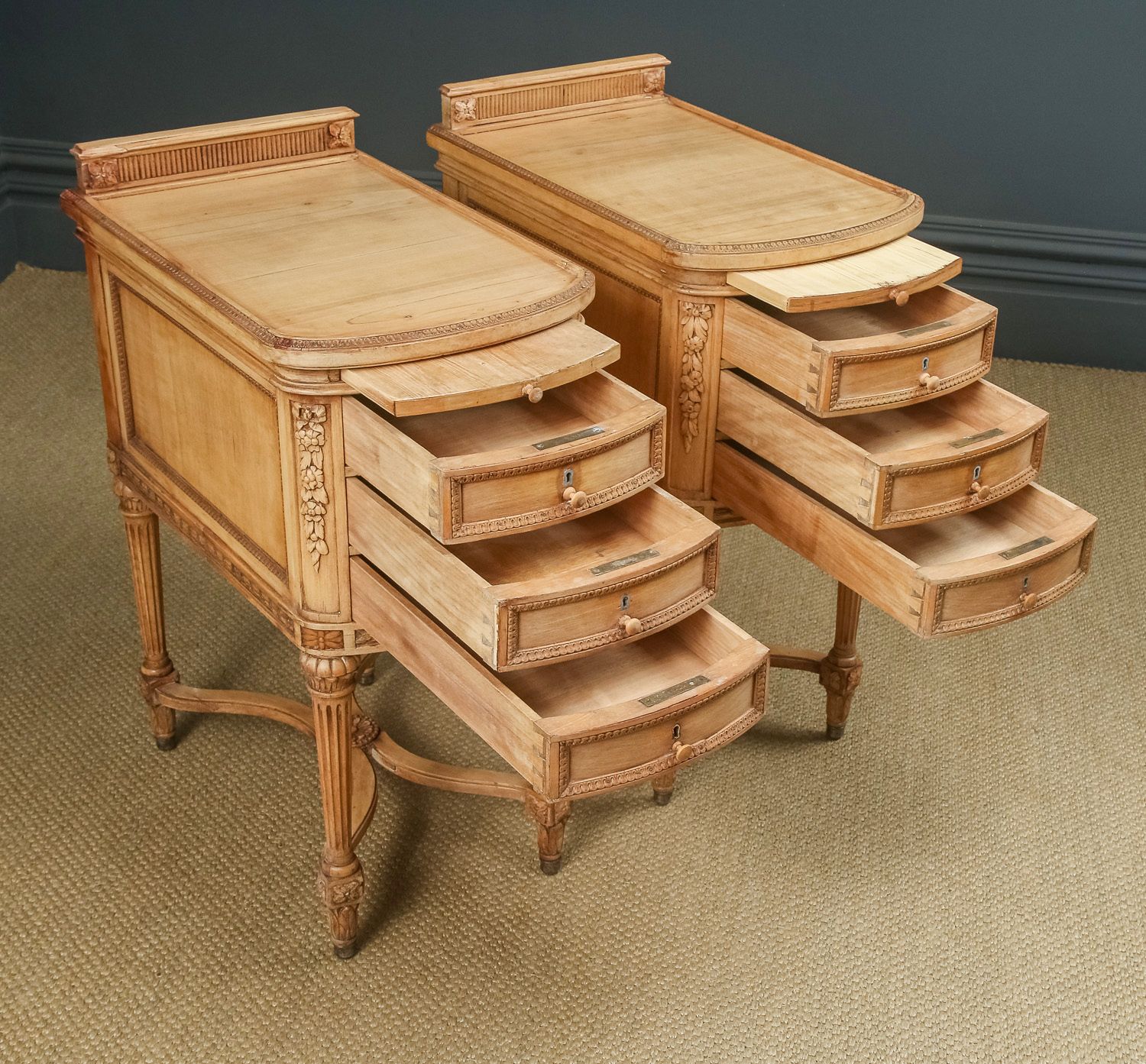 photo vintage Italian 19th Century Renaissance Beech Lime Washed Beside Tables Cabinets Nightstands (Circa 1870)