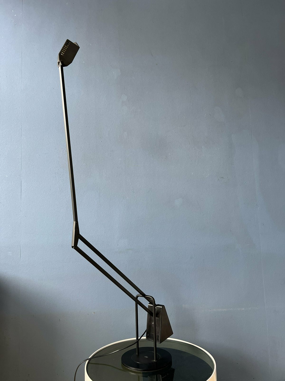Postmodern 80s Flamingo Desk Lamp By Fridolin Naef For Luxo photo vinterior