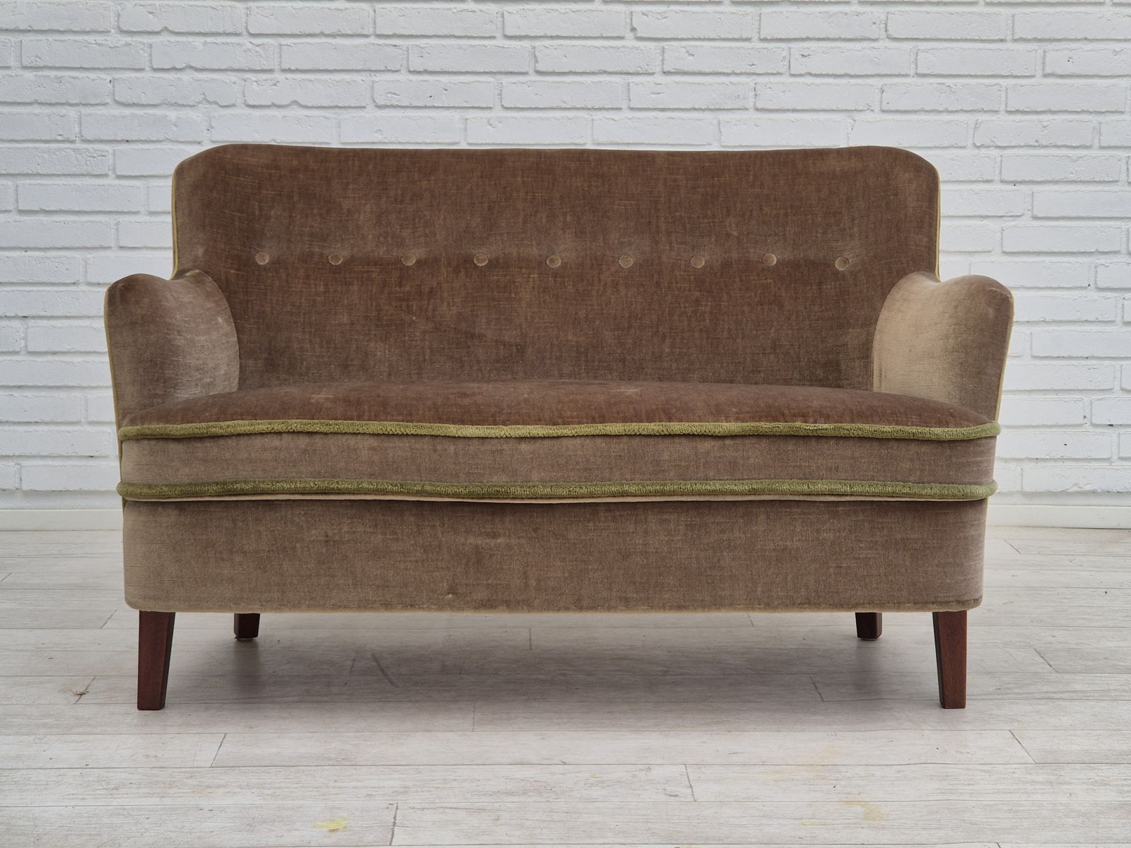 Deens 2 Zits Bankstel, Ca. Jaren 1960, Meubilairvelours Bekleding, Beukenhouten Poten. photo furniture