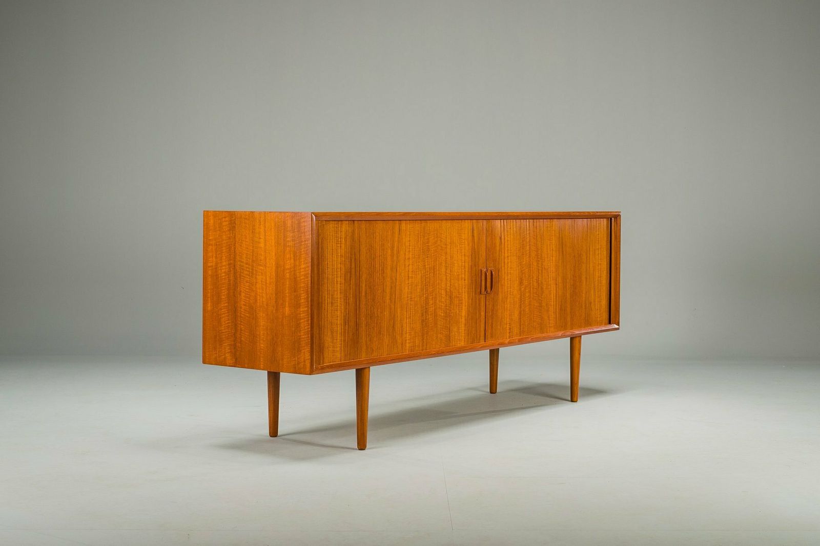 photo buy Svend Aage Larsen Zugeschriebenes Teak Sideboard Für Faarup Furniture Factory, Dänemark, 1960er