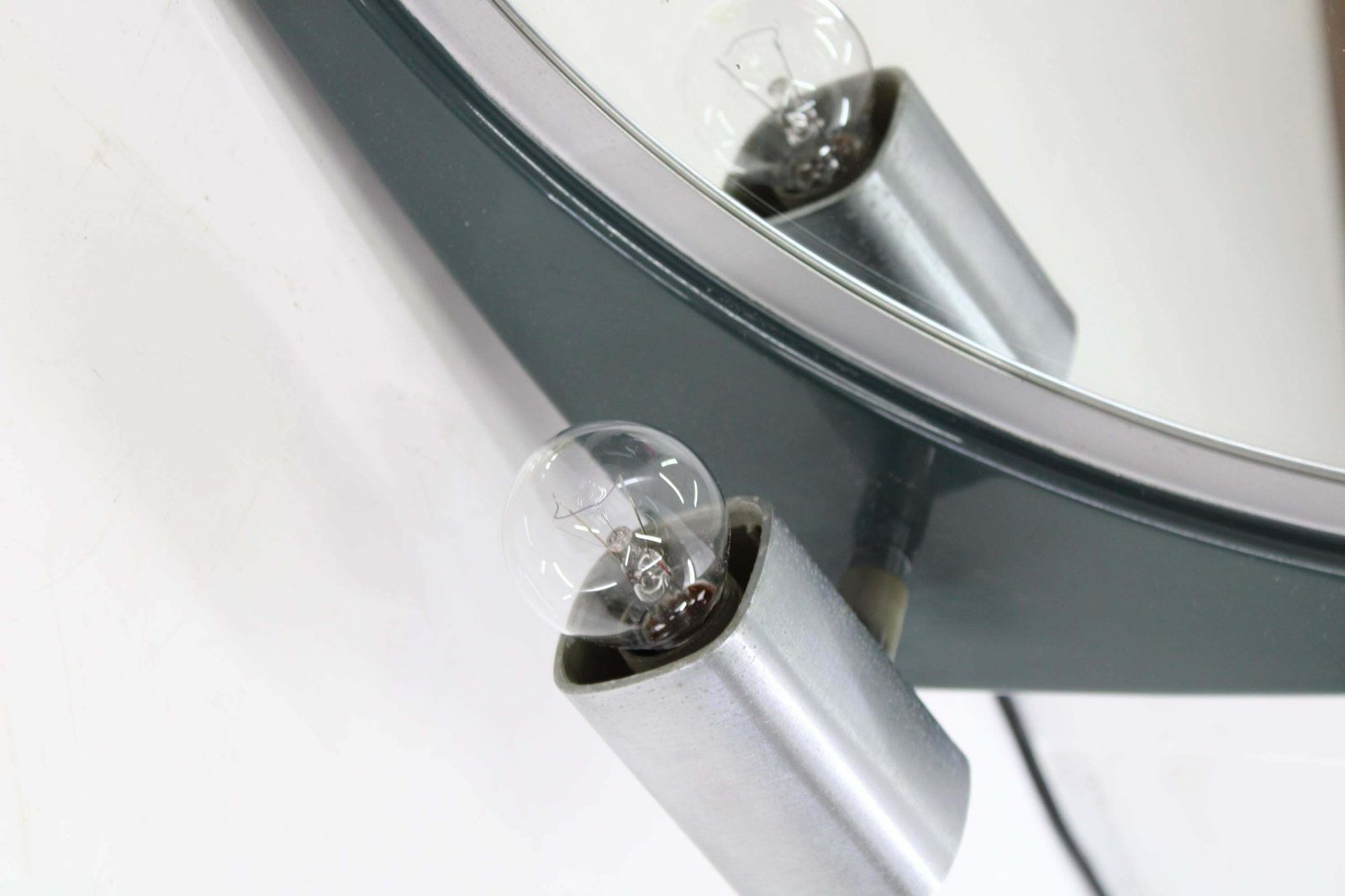 1970s Mirror With Lights By Thema , Italy photo 437.0