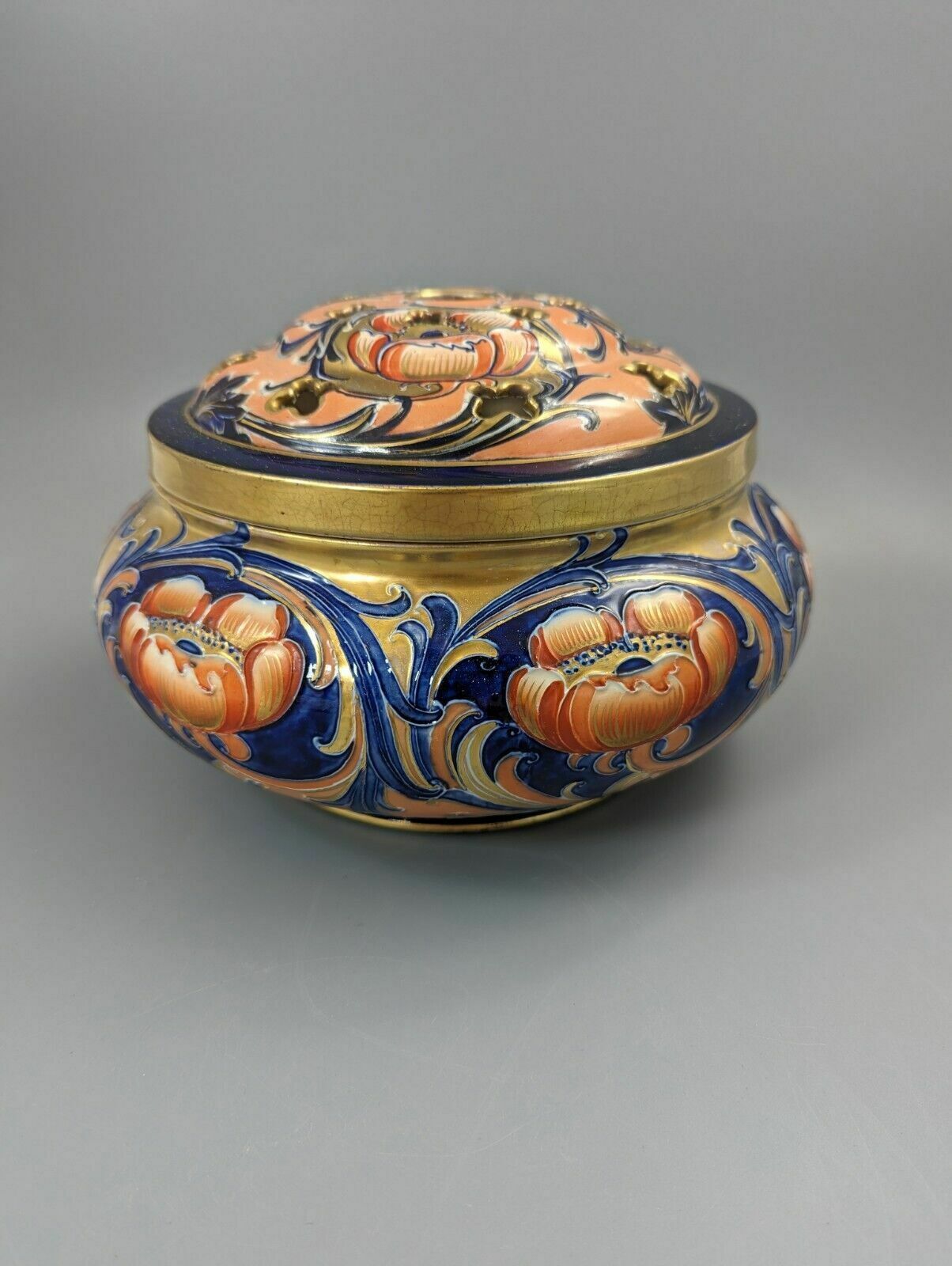 A Very Large Moorcroft Macintyre & Co Pot Pourri And Lid, C.1904 1913 photo 1000.0