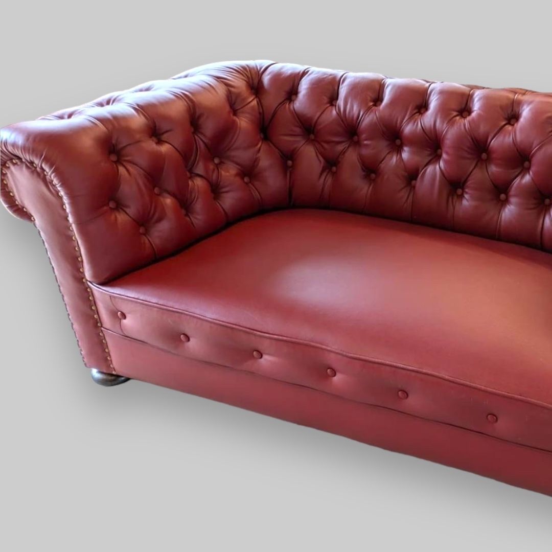 A Lovely 1930s Chesterfield Sofa In Alpha Romeo Red Leather photo 2525.0