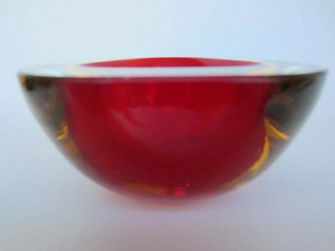 photo furniture Murano Poli Seguso Era Triangle Submerged Geode Bowl Cherry Red And Golden Amber