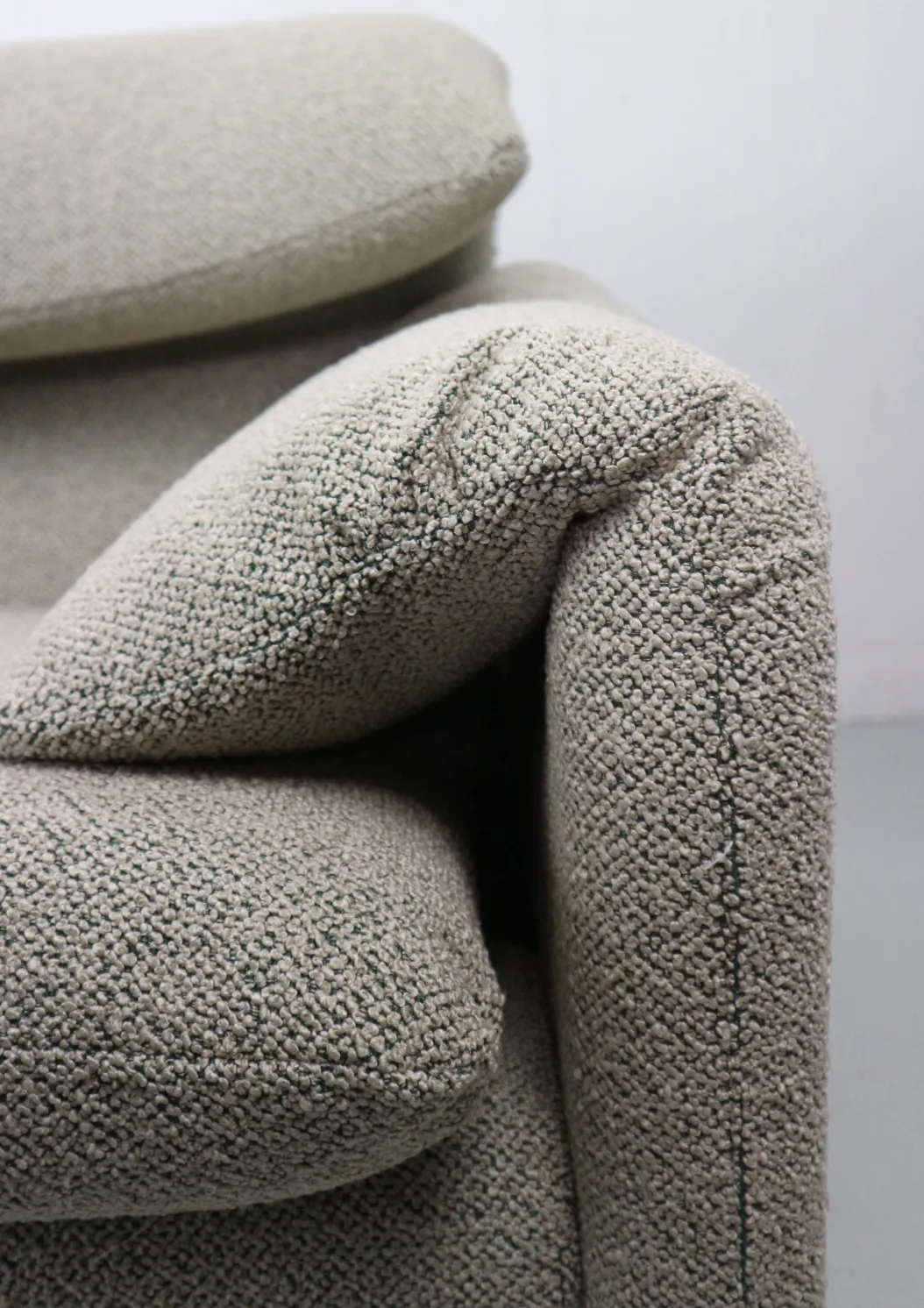 photo buy Vico Magistretti "Maralunga" 3 Seater And Footstool Re Upholstered For Cassina
