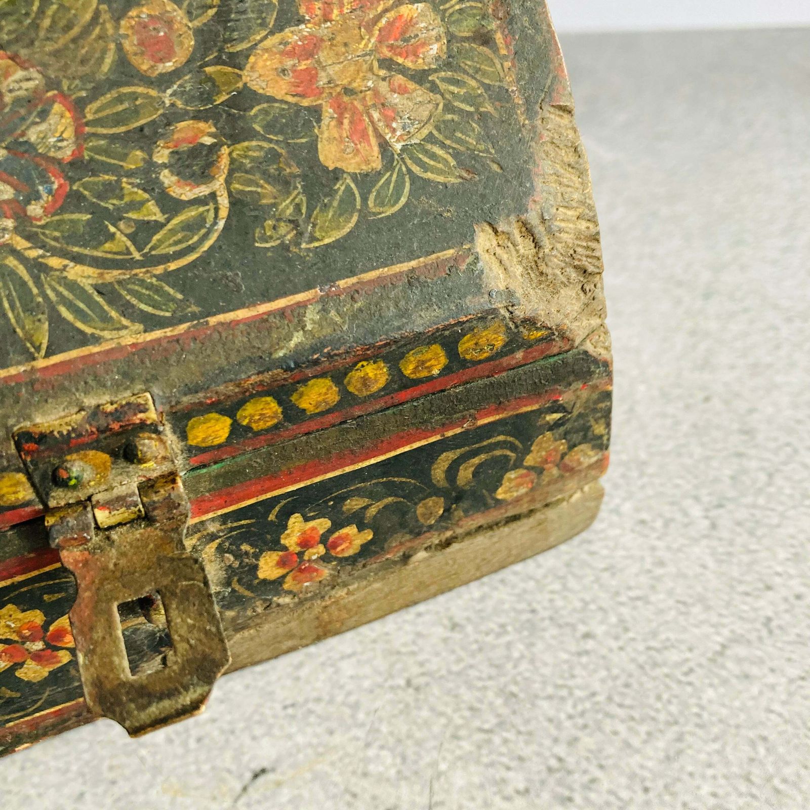 photo furniture Antique Folk Art Miniature Chest