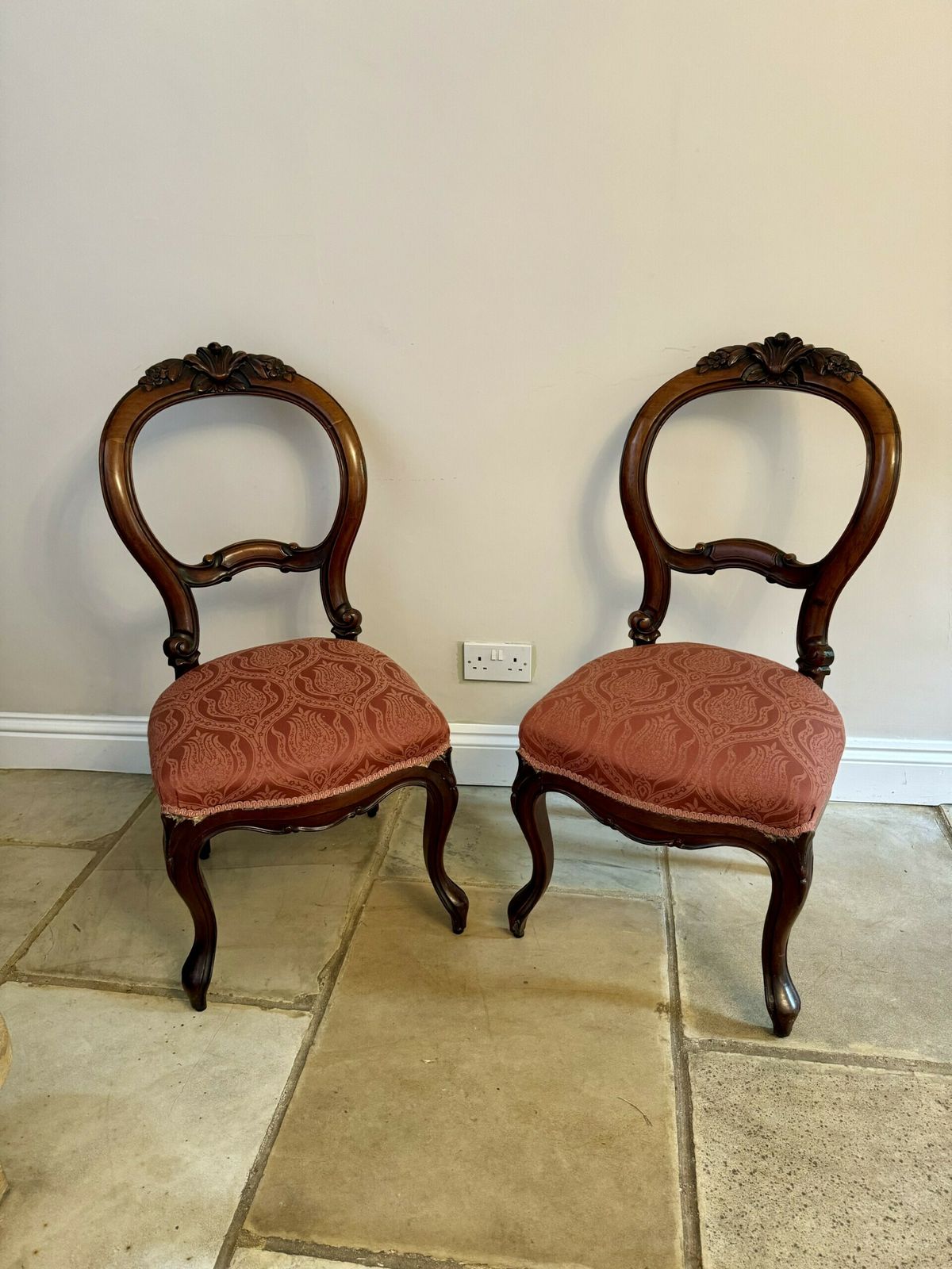 photo furniture Set Of Six Antique Quality Carved Mahogany Dining Chairs