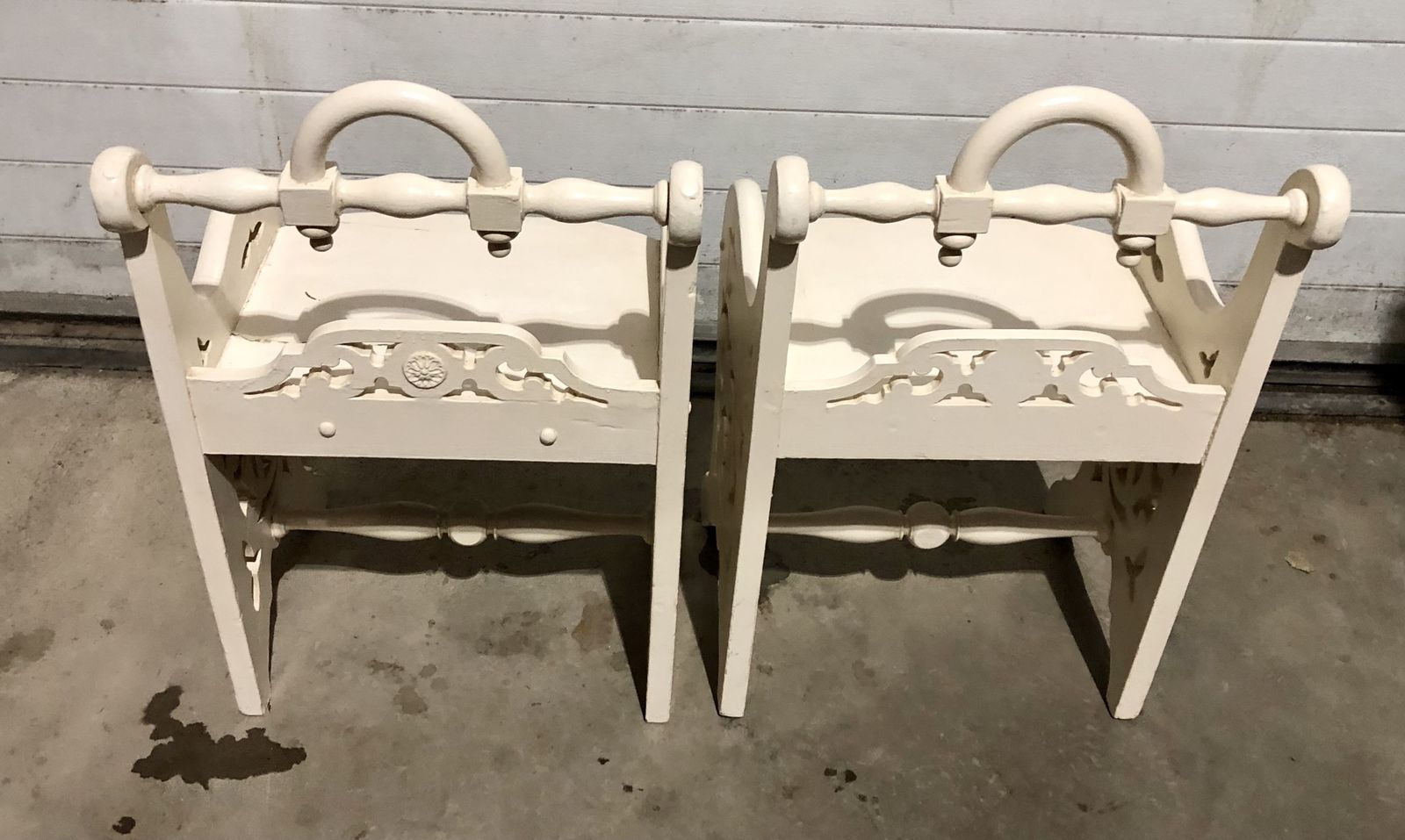 photo vintage Two Antique Painted Hall Chairs In The Manner Or Richard Bridgens