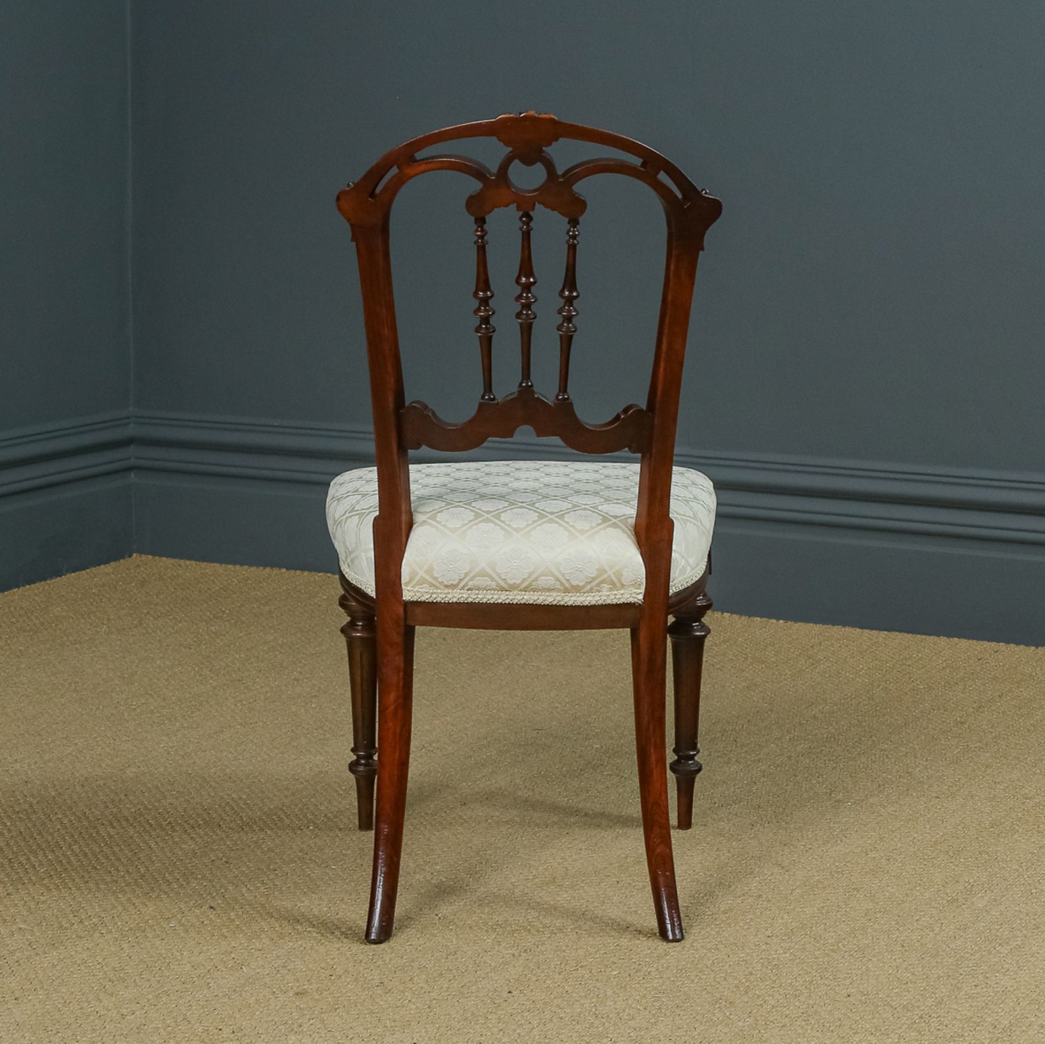 photo vinterior English Victorian Pair Of Walnut Carved Occasional Bedroom / Hall / Desk / Dining Chairs (Circa 1870)