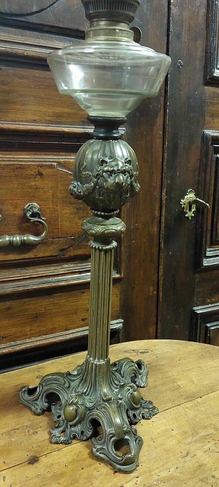 222.0 Large Antique Bronze And Glass Oil Lamp From The 19th Century photo