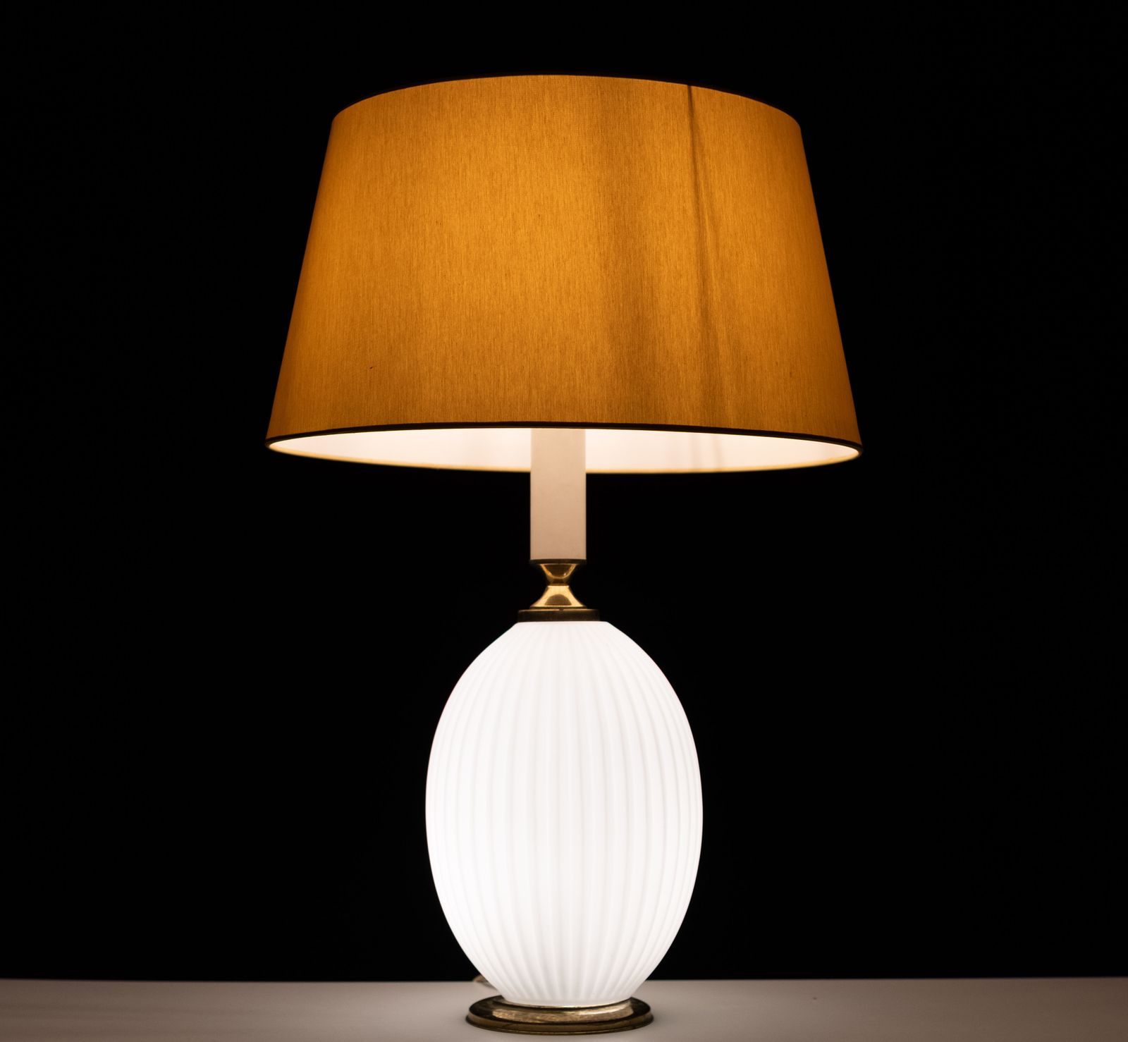 Philips Milk Glass Ribbed Table Lamp Design Louis Kalff 1950s photo vintage