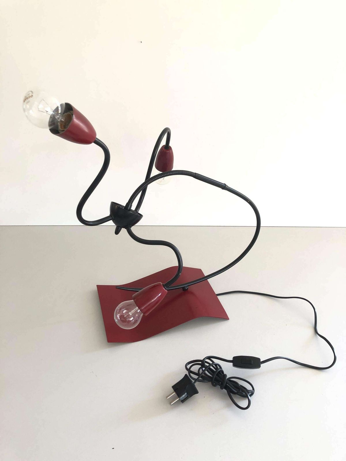 3 Armed Adjustable Bordeaux Metal Rare Atomic Table Lamp, 1970s, France photo buy