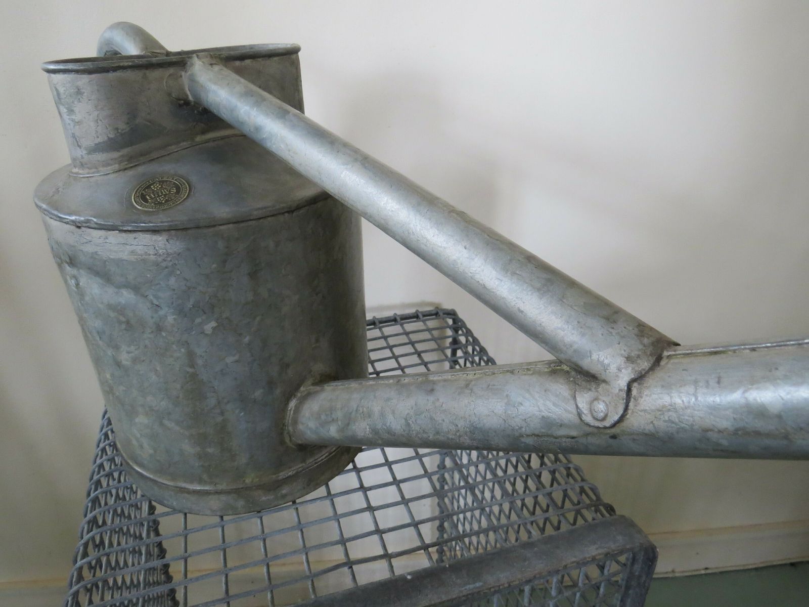 photo furniture " Haws " Industrial Galvanised Watering Can. Early 20th Century.