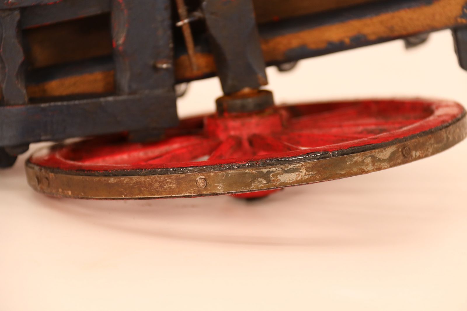 photo vinterior Antique Hand Made Wooden Scale Model Of An 18th Century Farm Cart.