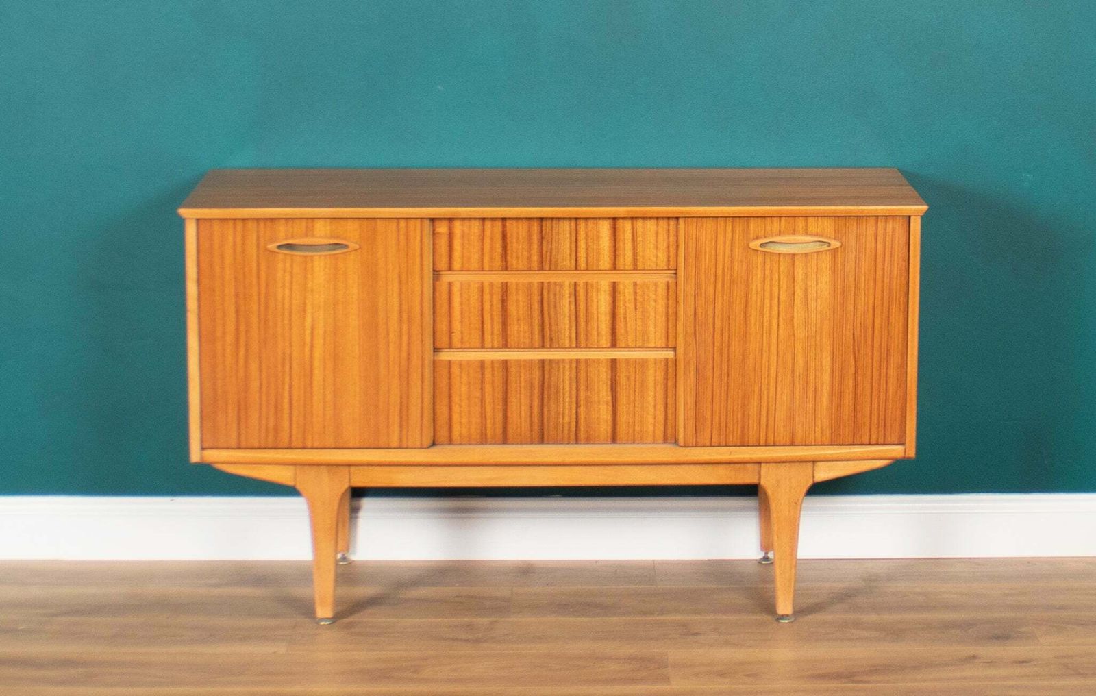 Retro Walnut 1960s Jentique Short Sideboard photo vinterior