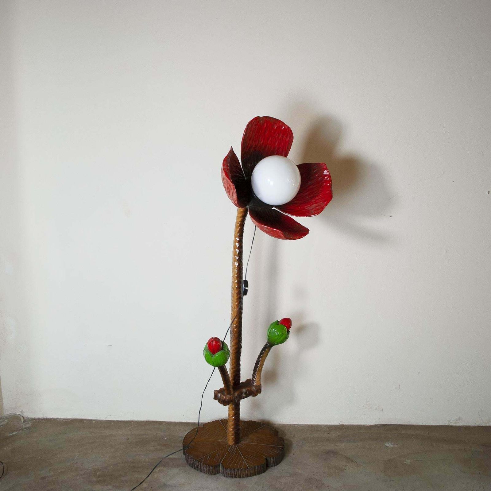 Italian Flower Lamp In Laquered Wood 1960s. photo for sale