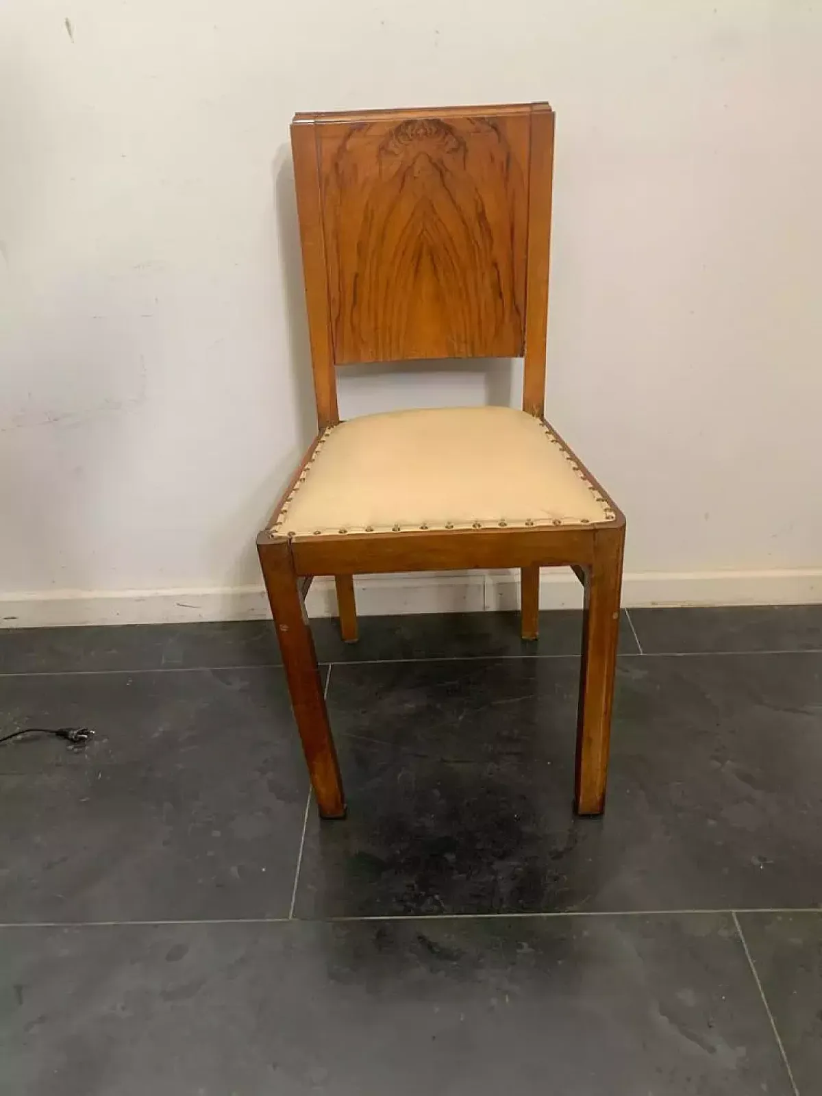 4 Chairs And Table In Walnut And Walnut Feather, 1940s photo Furniture