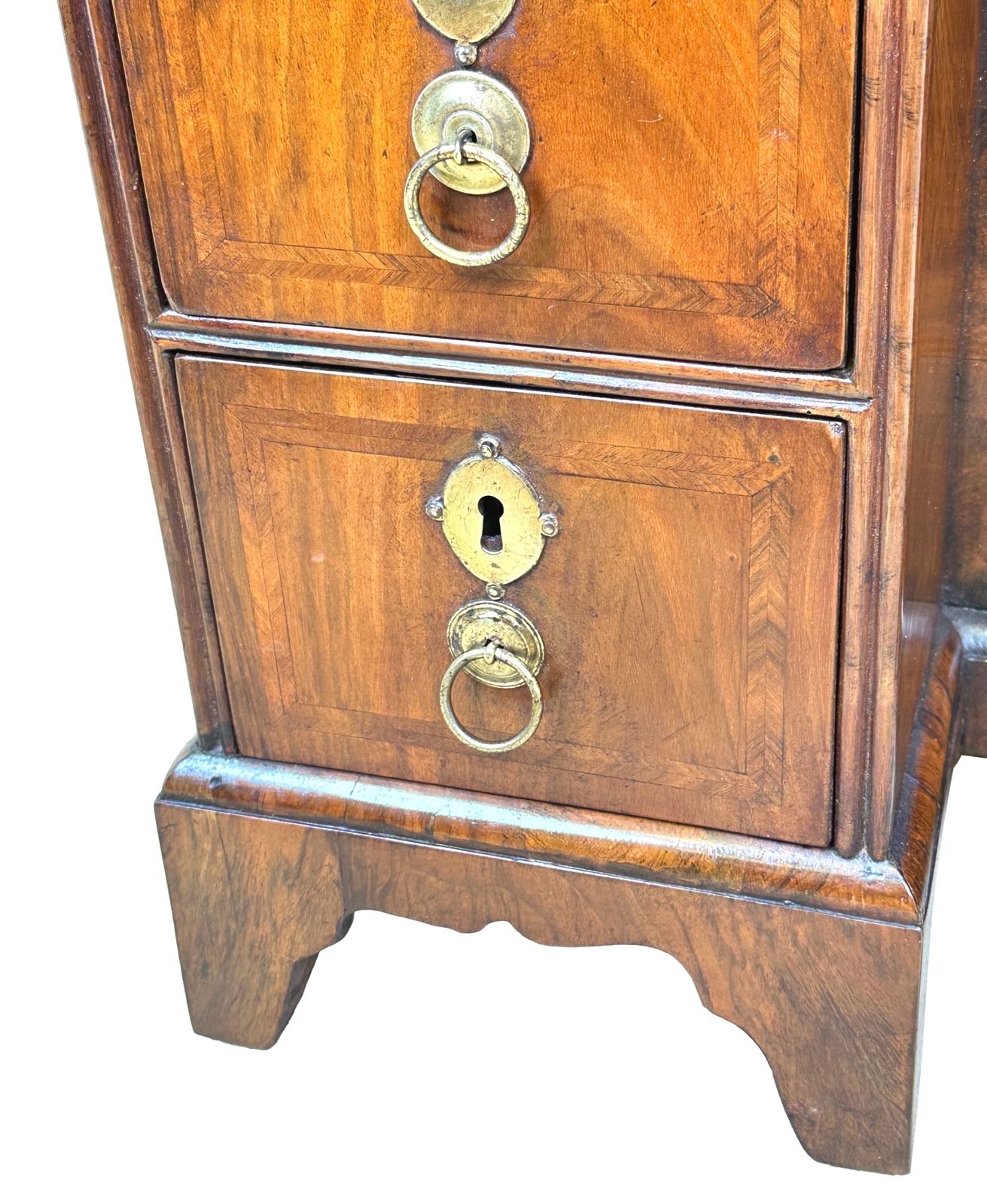 18th Century Walnut Kneehole Desk (England, Circa 1720) photo vinterior