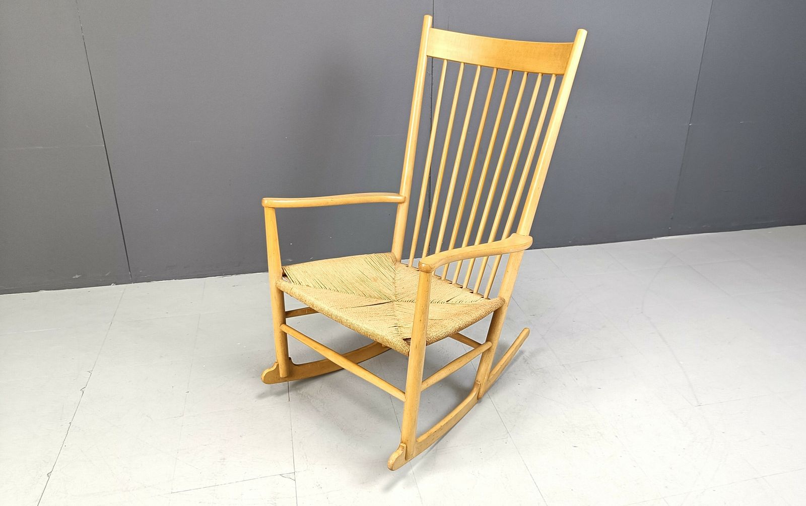 J16 Rocking Chair By Hans Wegner For Fdb Mobler, 1960s photo furniture