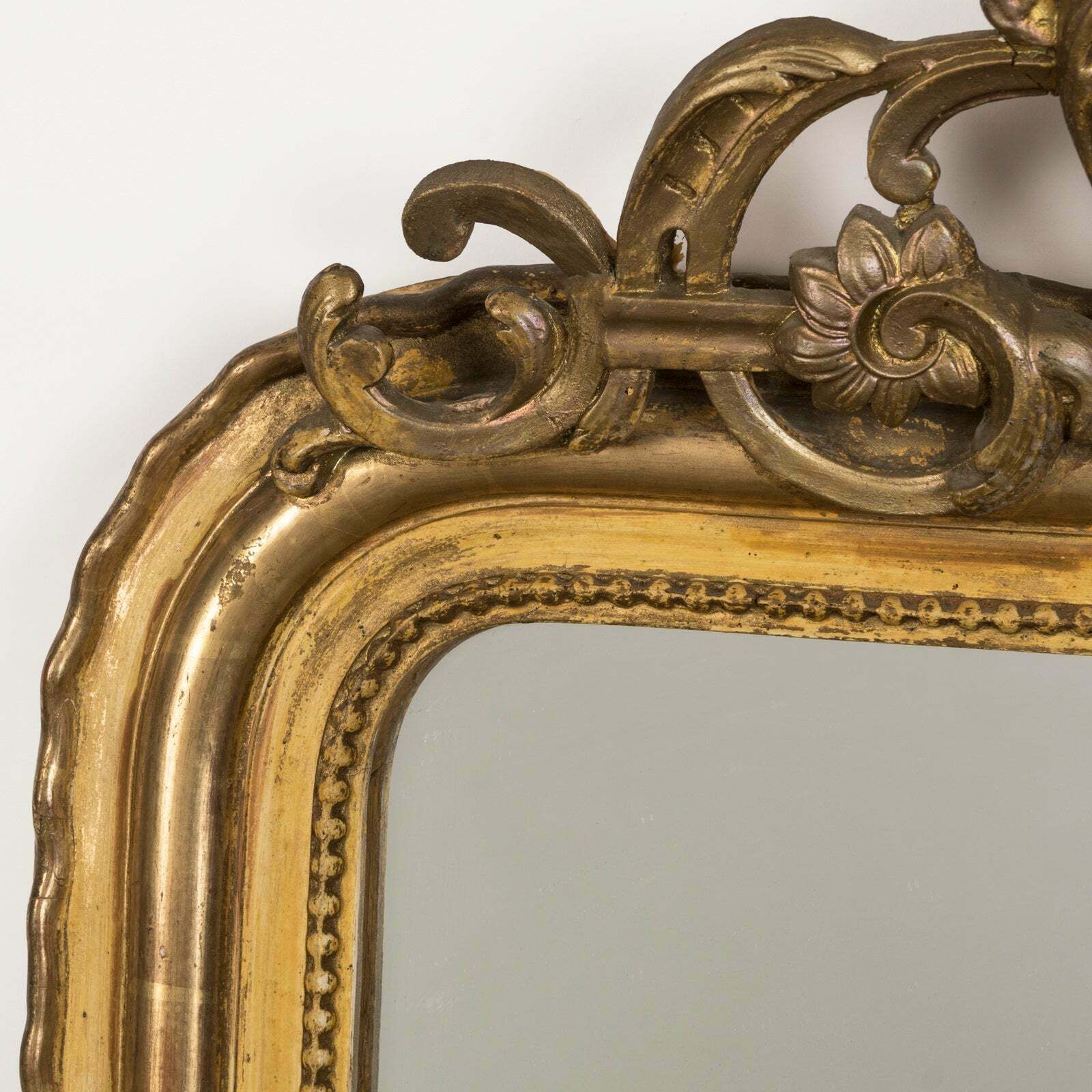19e Eeuwse Antieke Franse Goudkleurige Spiegel photo Woonaccessoires