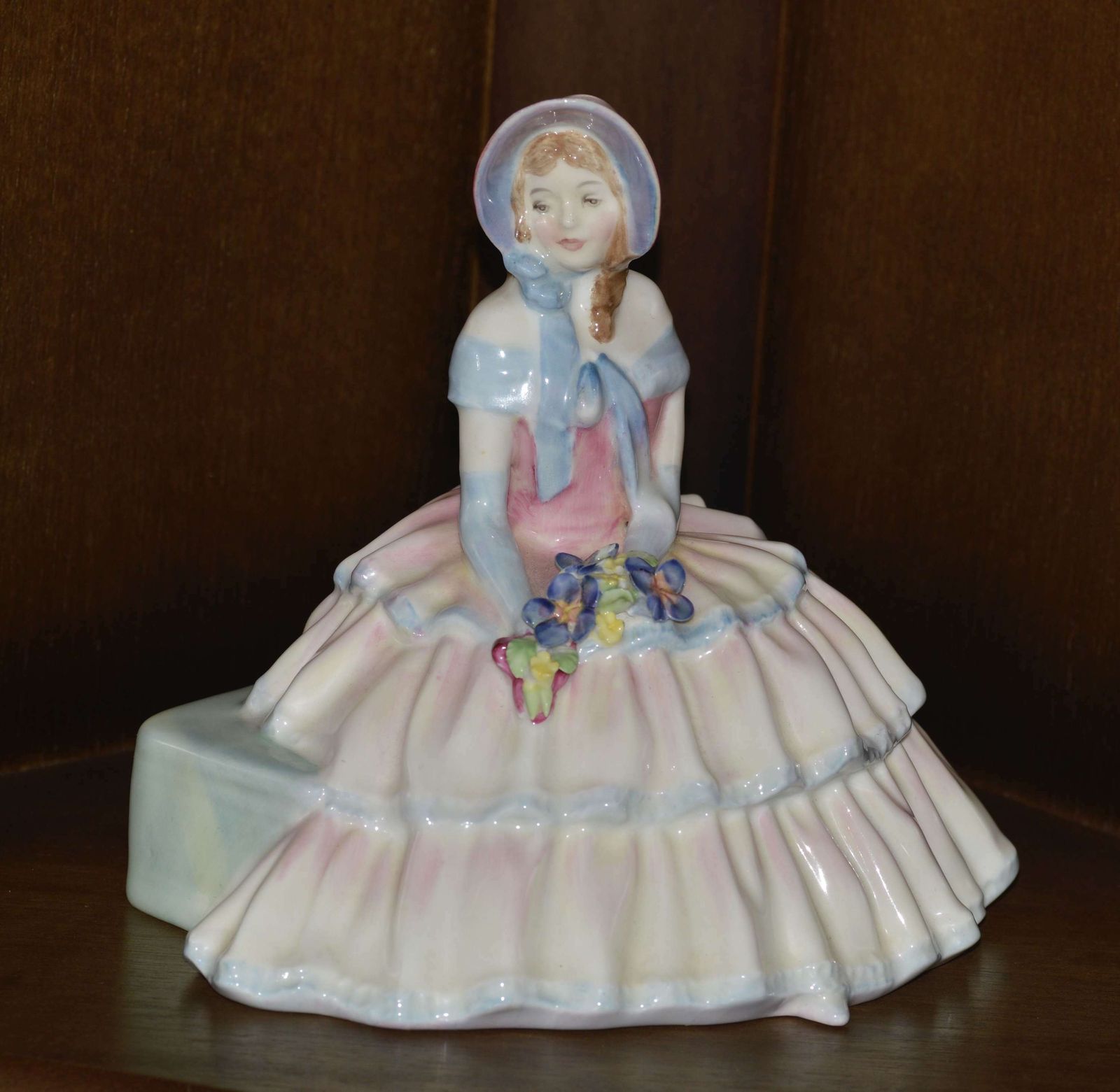 Royal Doulton 1935 Porcelain "Daydreams" Figurine