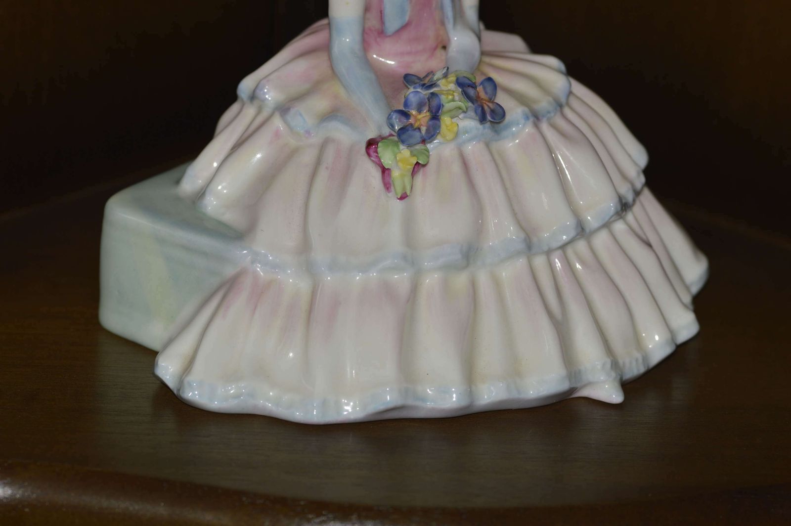Royal Doulton 1935 Porcelain "Daydreams" Figurine photo vinterior