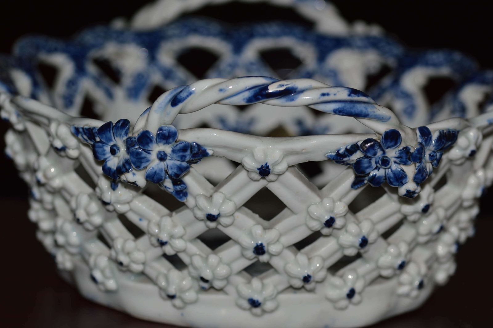 A Delightful Lowestoft, Porcelain Blue And White 'Fir Cone Pattern' Ba photo Home Decor