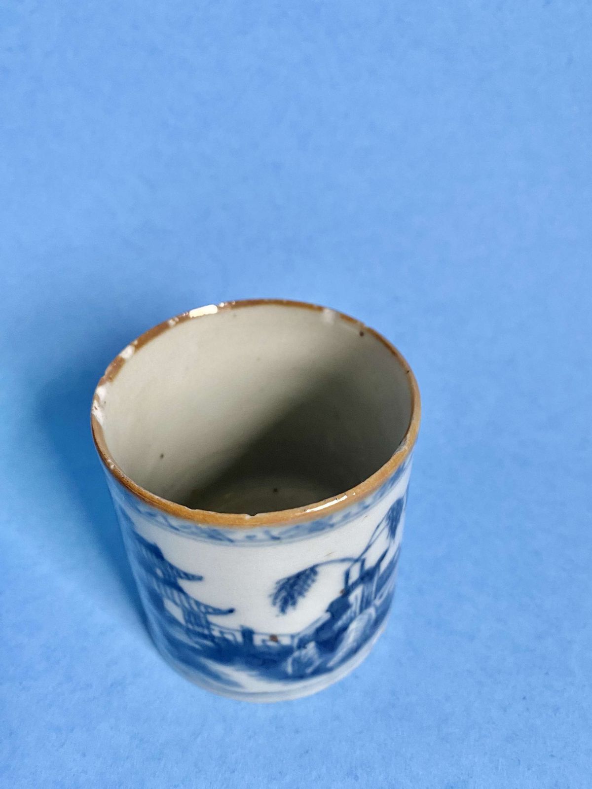 Home Decor A Pair Of 18th Century Chinese Blue And White Porcelain Mugs photo