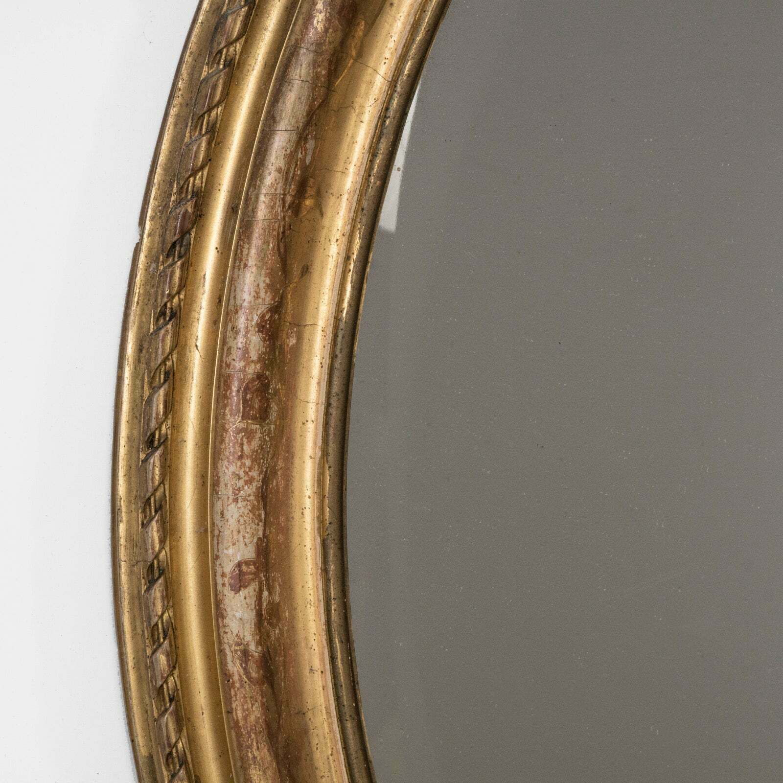 Antieke Franse Ovale Spiegels Met Bladgoud En Bekroning – 19e Eeuw photo Woonaccessoires