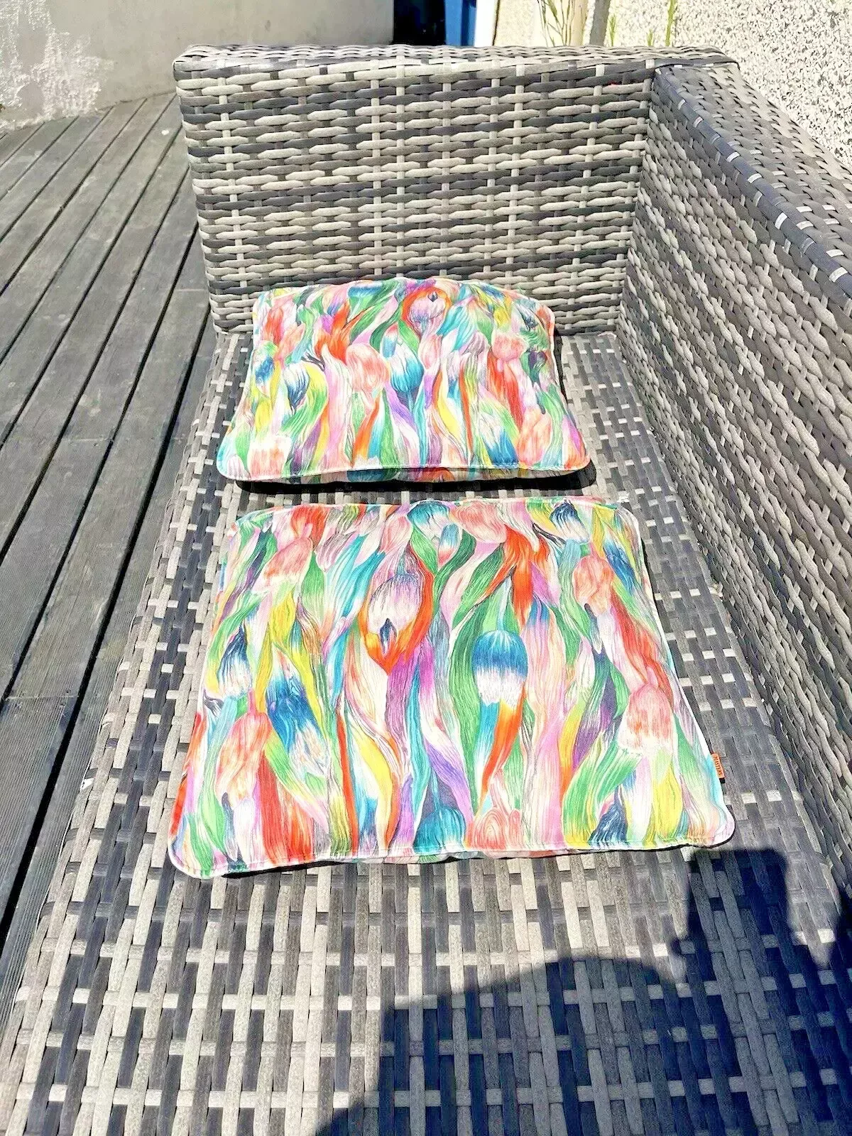 photo for sale Pair Of 2 Designer Missoni Masters Floral Tulip Colourful Cushions Rrp 170 Euros