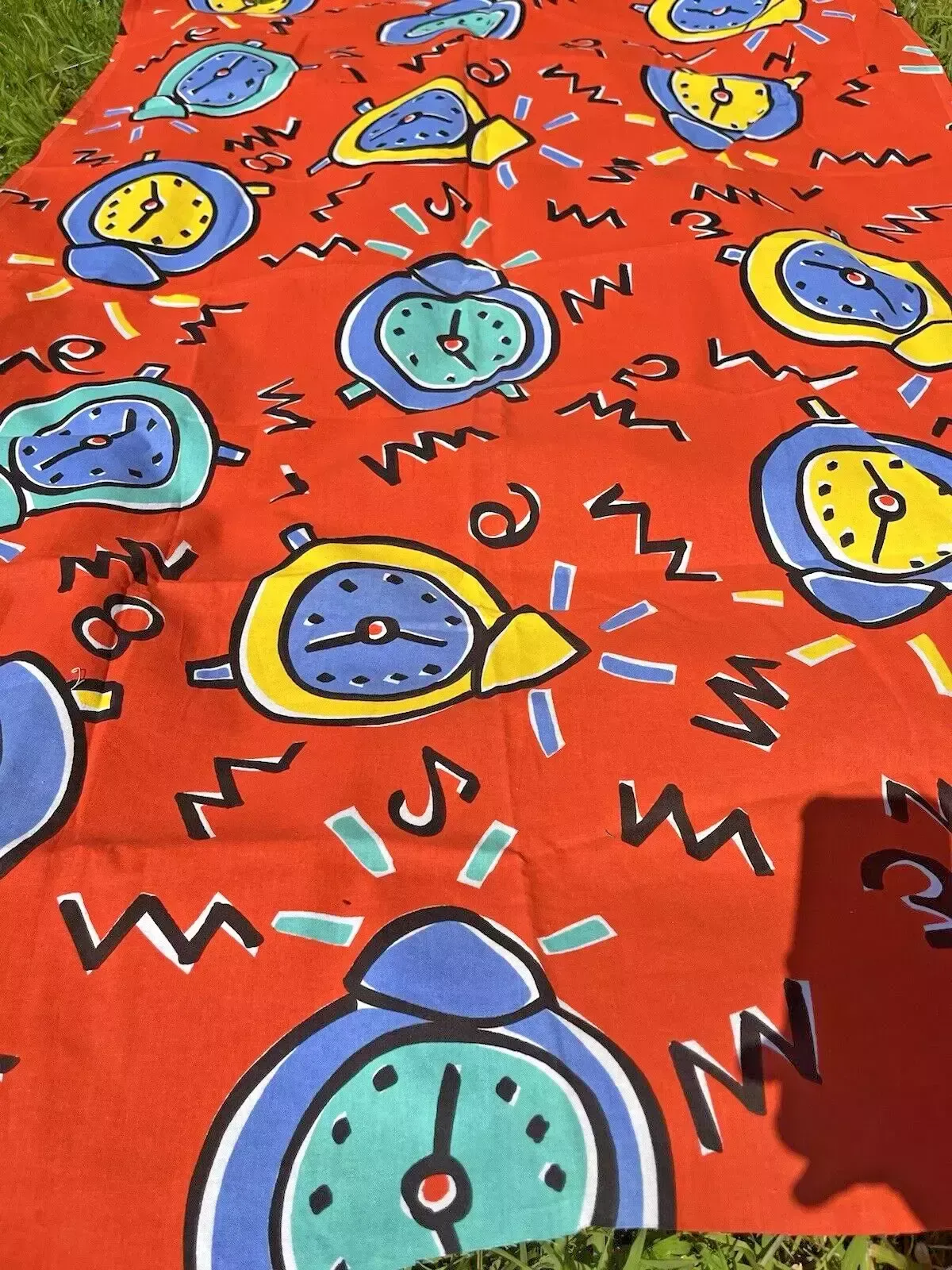 photo vinterior Retro 80's 90's Pop Art Alarm Clock Orange Table Cloth Covering Material Vintage