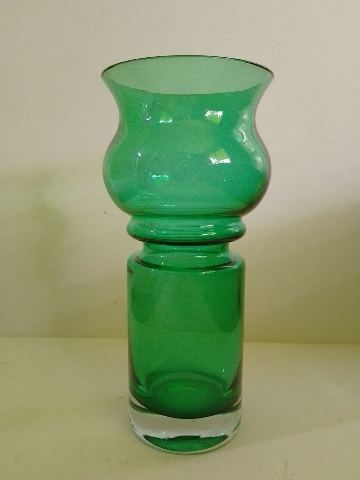 Riihimaki Lasi Oy  Green Glass "Tulppaani" Vase Designed By Tamara Aladin