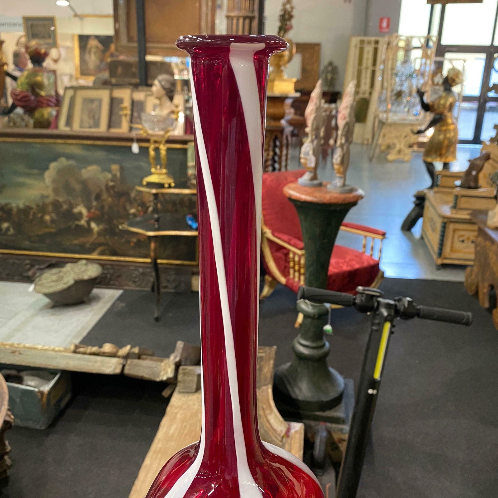 1980s Modernist Red And White Tall Murano Glass Bottle Vase By Carlo Moretti photo vintage
